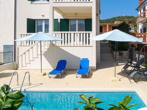 Property, Building, House, Sunlounger, Resort, Real Estate, Shade, Home, Outdoor Furniture, Swimming Pool