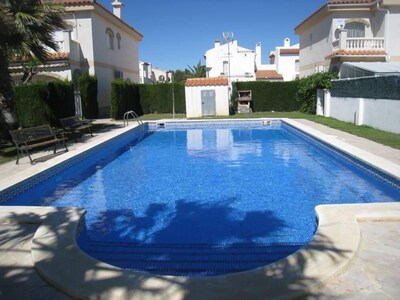 OFERTA ESPECIAL Miami Playa,  Costa Dorada, gran piscina, WIFI gratis, GOLF