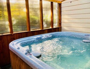 Indoor spa tub