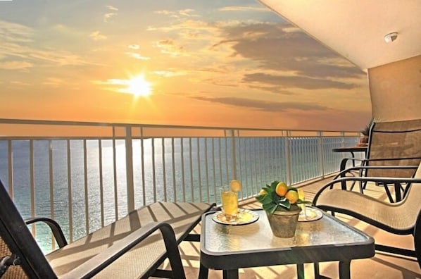 Panama City Beach front Penthouse on the 16th floor enjoy amazing Sunsets