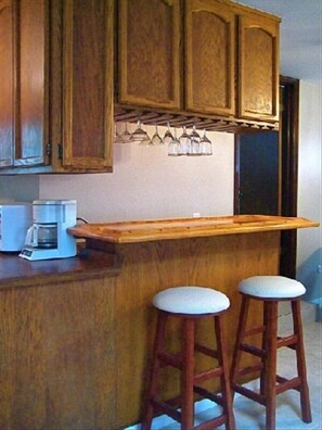 Additional seating at the bar for breakfast or a snack
