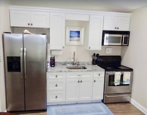 Enjoy utilizing a full kitchen, stocked with everything to cook a homemade meal!