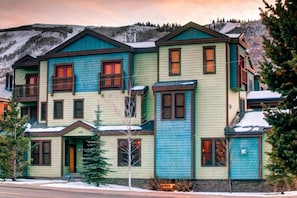 Park City Mountain is a short walk from the Moose Lodge, you can see it directly behind