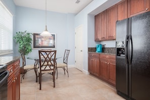 Great eat-in dining area in the kitchen with Keurig to brew your favorite coffee.