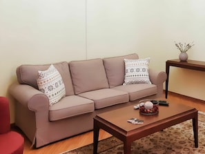 Möbel, Couch, Wohnzimmer, Kaffetisch, Zimmer, Schlafsofa, Tabelle, Interior Design, Braun, Fussboden