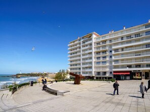 Sky, Building, Window, Urban Design, Residential Area, Condominium, Real Estate, Facade, Tower Block, City