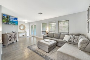 2 living rooms -2nd living room