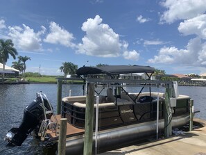 Bentley Tritoon w/200HP motor 