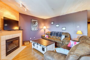 Living Room | Free WiFi | Central Heating | Smart TV