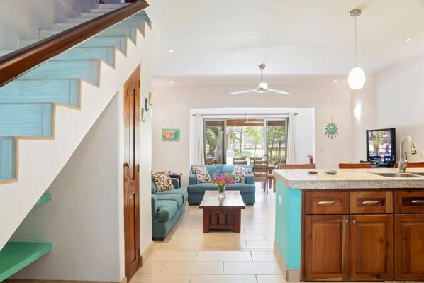 Kitchen/Living Area