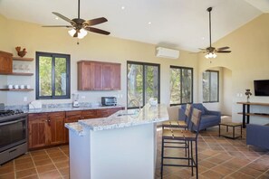 Modern kitchen area and fully equipped!