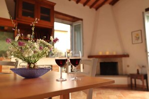 Capitorio, living room & kitchen corner