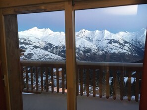 Vue sur les montagnes avant le levé du soleil!