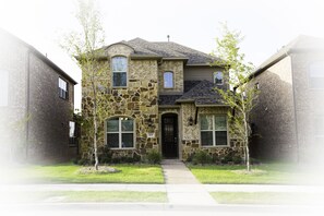 Crosby St, Irving 
