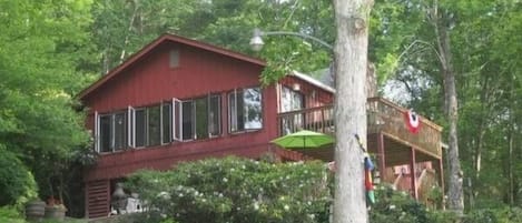 Lake House views Lake & Mtns. with Boat Dock, Deck, & Lakeside Patio