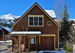 Welcome to Hart on Main - Welcome to the Hart of Main! Gorgeous, new home on North Main St. Breckenridge! An excellent location to enjoy everything that this mountain town has to offer. Conveniently, located on Main St., directly across from the gondola.