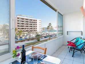 Property, Building, Room, Real Estate, House, Interior Design, Furniture, Apartment, Condominium, Balcony