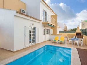 Property, Building, Real Estate, House, Swimming Pool, Home, Apartment, Room, Villa, Architecture
