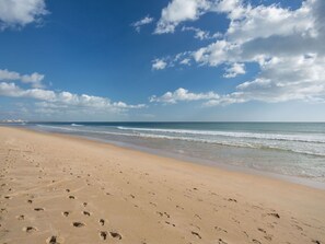 Gewässer, Himmel, Strand, Meer, Sand, Wasser, Ufer, Ozean, Wolke, Küste