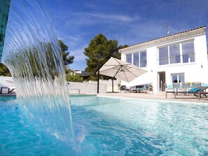 Water, Swimming Pool, Blue, Sky, Property, Vacation, House, Leisure Centre, Architecture, Aqua