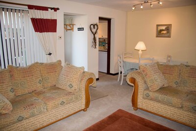 Gold Award winning Cottage Tewkesbury Town/ Cotswolds/Sleeps 4/ Luxury touches! 