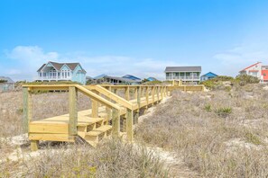 Exterior - Oceanfront / Beach Access