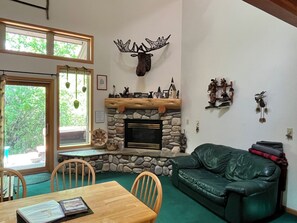 Living/Dining Area