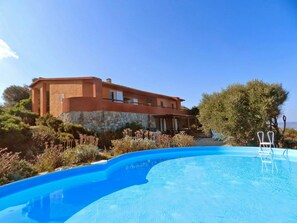 L'Eau, Ciel, Bâtiment, Plante, Propriété, Piscine, Bleu Azur, Arbre, Maison, Nuage