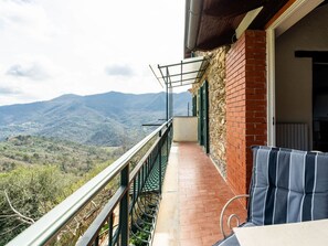Hügel, Balkon, Bergstation, Gebirge, Grat, Zaun, Eco Hotel, Geländer, Bergdorf