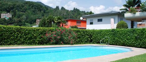 Property, Swimming Pool, Real Estate, House, Residential Area, Grass, Building, Resort, Leisure, Vacation