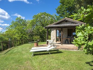 Sky, Plant, Cloud, Plant Community, Natural Landscape, Tree, Shade, Outdoor Bench, Land Lot, Cottage