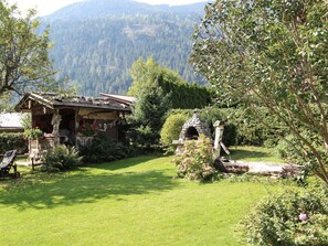 Eigentum, Natürliche Landschaft, Haus, Baum, Gras, Zuhause, Garten, Botanik, Grundeigentum, Ländliches Gebiet