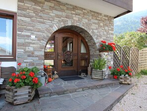 Eigentum, Bogen, Gebäude, Zuhause, Die Architektur, Grundeigentum, Flagstone, Veranda, Haus, Tür