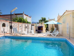 L'Eau, Propriété, Ciel, Piscine, Plante, Bleu, Bleu Azur, Bâtiment, Mobilier De Jardin, Plan D'Eau