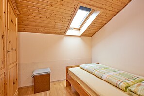 Ferienwohnung mit 45qm, 1 Einzelzimmer, Wohn/Schlafraum, Süd-Loggia,W-LAN-Einzelzimmer