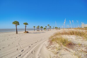 Sea Breeze Condominiums | Community Amenities | Beach Access On-Site