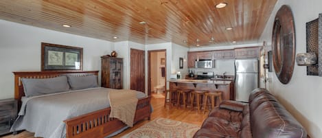 Taos Ski Valley Vacation Rental | Studio | 1BA | 475 Sq Ft | Stairs Required