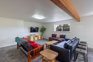 Basement Family Room TV/Gaming Area