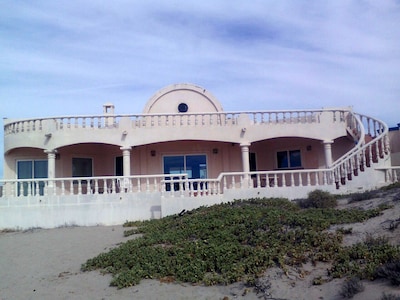 Frente a la playa Casa Furey en Playa La Jolla