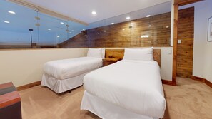 Loft with Twin Bedding