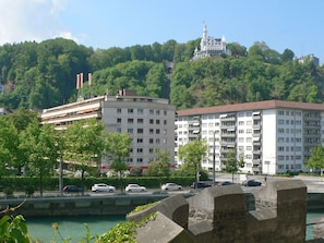 Architecture, Town, Building, City, Metropolitan Area, Human Settlement, Waterway, River, Urban Area, Tree