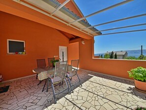 Property, Building, Real Estate, House, Room, Apartment, Home, Architecture, Villa, Balcony