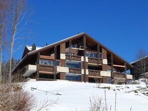 Ciel, Plante, Neige, Pente, Fenêtre, Arbre, Bois, Bâtiment, Zone Résidentielle, Paysage