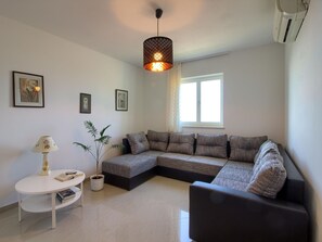 Pièce, Propriété, Salon, Meubles, Design Intérieur, Bâtiment, Sol, Maison, Table, Mur
