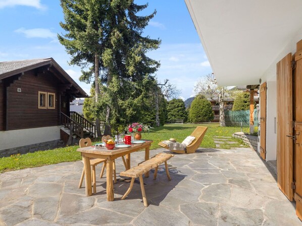 Cottage, Mountain Range, Garden, Shade, Landscaping, Valley, Flagstone, Larch, Yard