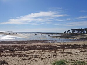 Body Of Water, Sky, Beach, Sea, Shore, Coast, Ocean, Natural Environment, Cloud, Water