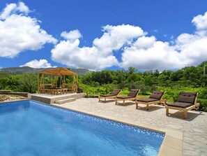 Piscine, Propriété, Recours, Immobilier, Ciel, Paysage Naturel, Biens, Maison, Vacances, Loisir