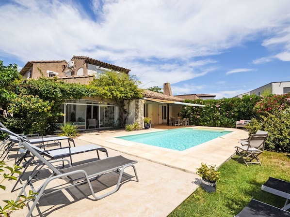 Swimming Pool, Resort, Estate, Eco Hotel, Outdoor Furniture, Leisure, Hacienda, Villa, Shade, Umbrella