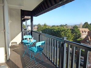 Eigentum, Veranda, Grundeigentum, Balkon, Gebäude, Haus, Geländer, Deck, Zuhause, Wohnung