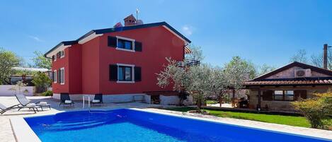 Swimming Pool, Property, House, Real Estate, Home, Building, Villa, Residential Area, Leisure, Estate